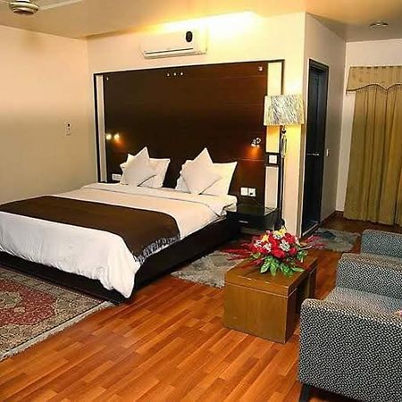 קראצ'י Hira Guest House מראה חיצוני תמונה