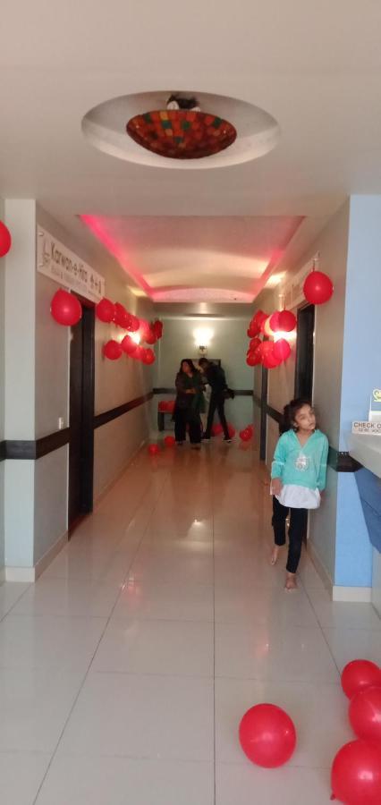 קראצ'י Hira Guest House מראה חיצוני תמונה