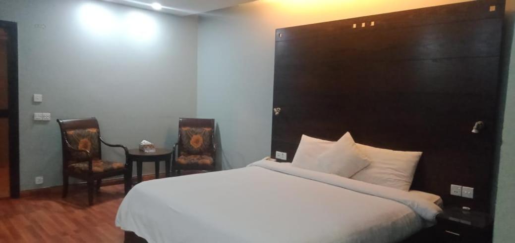 קראצ'י Hira Guest House מראה חיצוני תמונה