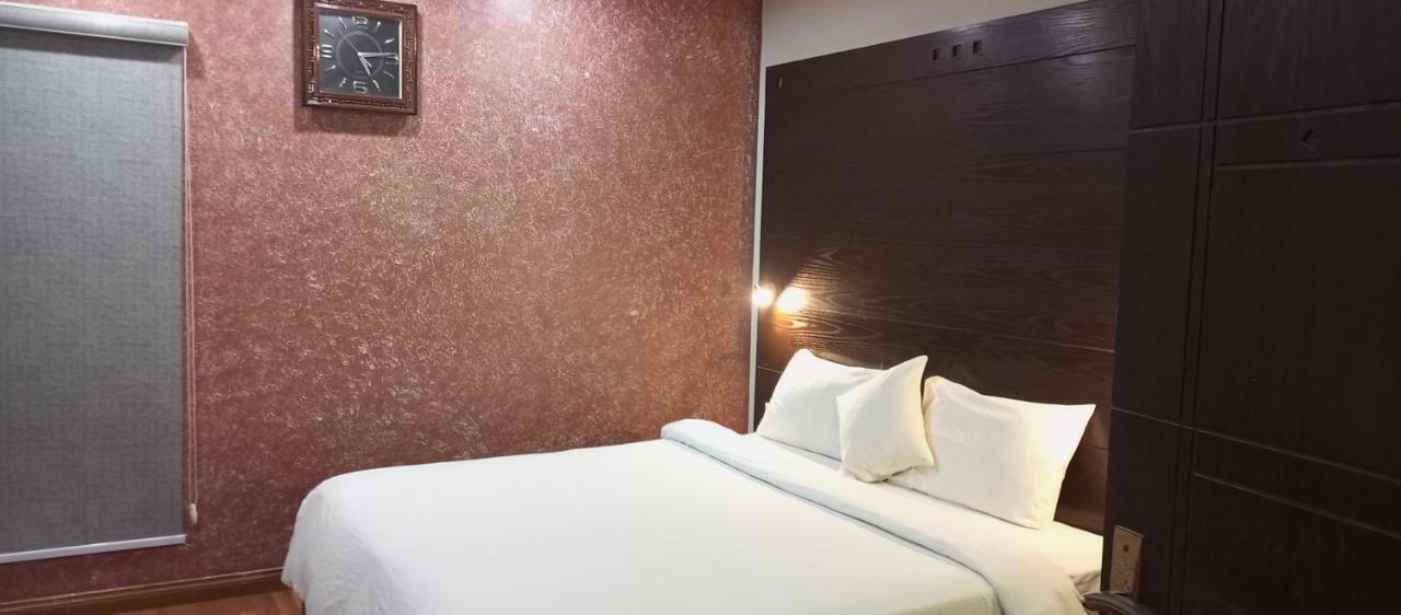 קראצ'י Hira Guest House מראה חיצוני תמונה