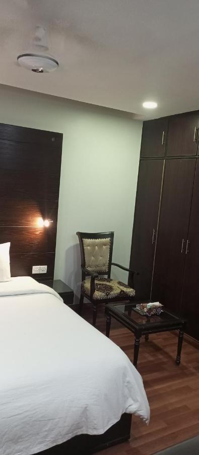 קראצ'י Hira Guest House מראה חיצוני תמונה