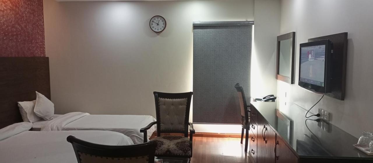 קראצ'י Hira Guest House מראה חיצוני תמונה