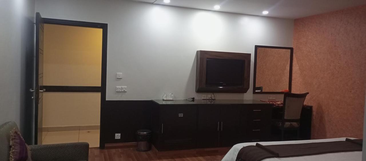 קראצ'י Hira Guest House מראה חיצוני תמונה