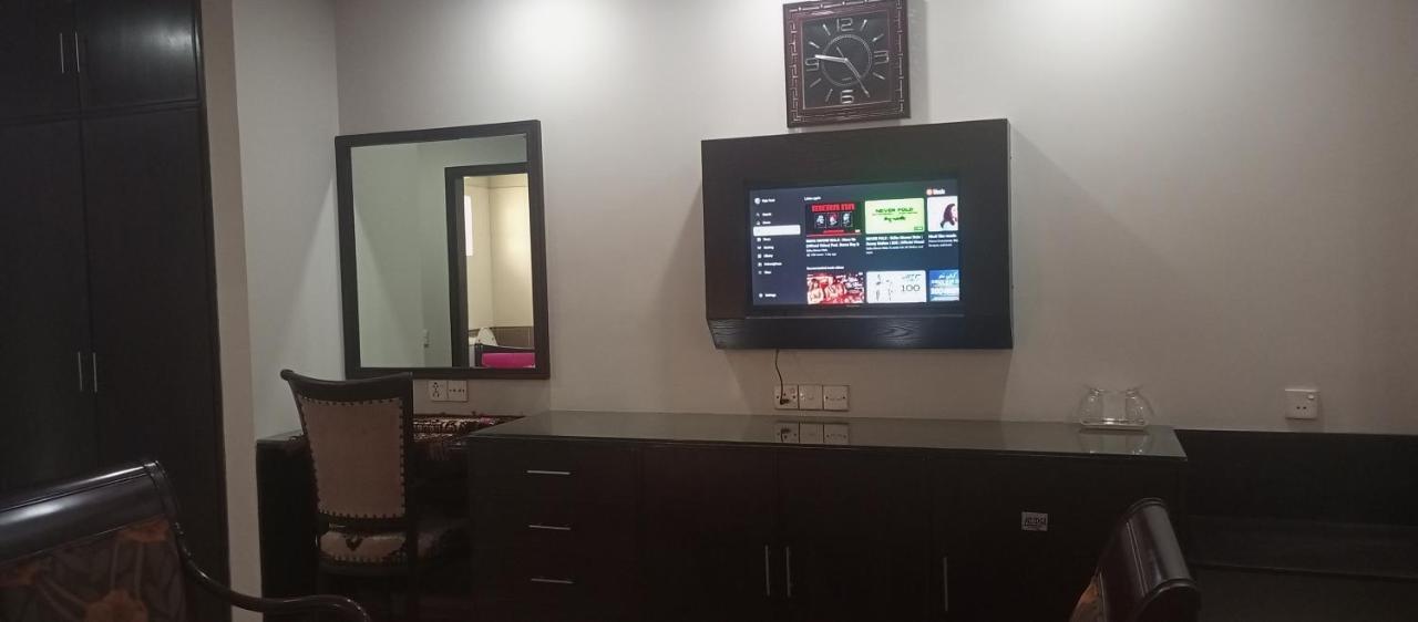 קראצ'י Hira Guest House מראה חיצוני תמונה