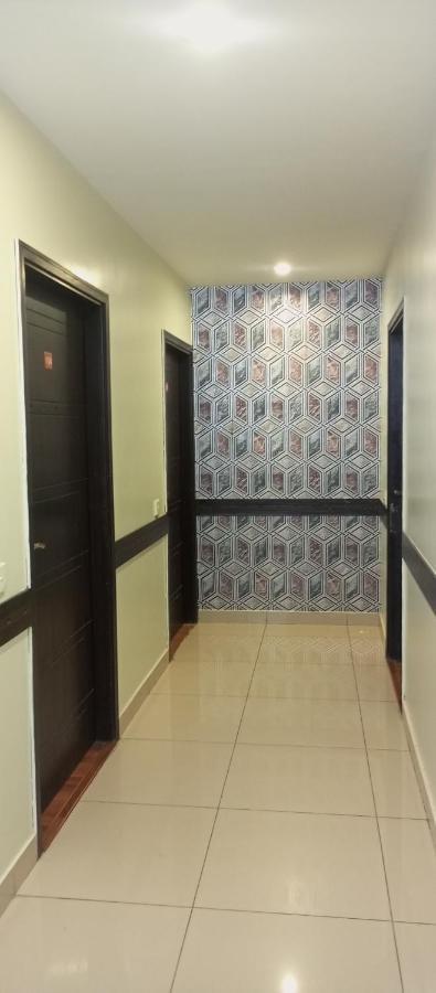 קראצ'י Hira Guest House מראה חיצוני תמונה