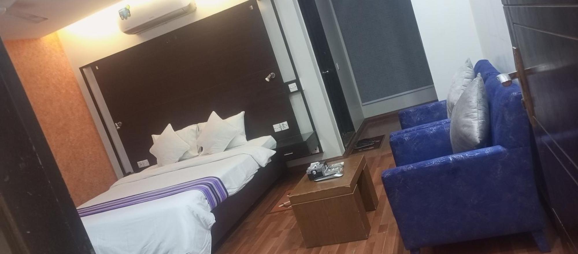 קראצ'י Hira Guest House מראה חיצוני תמונה