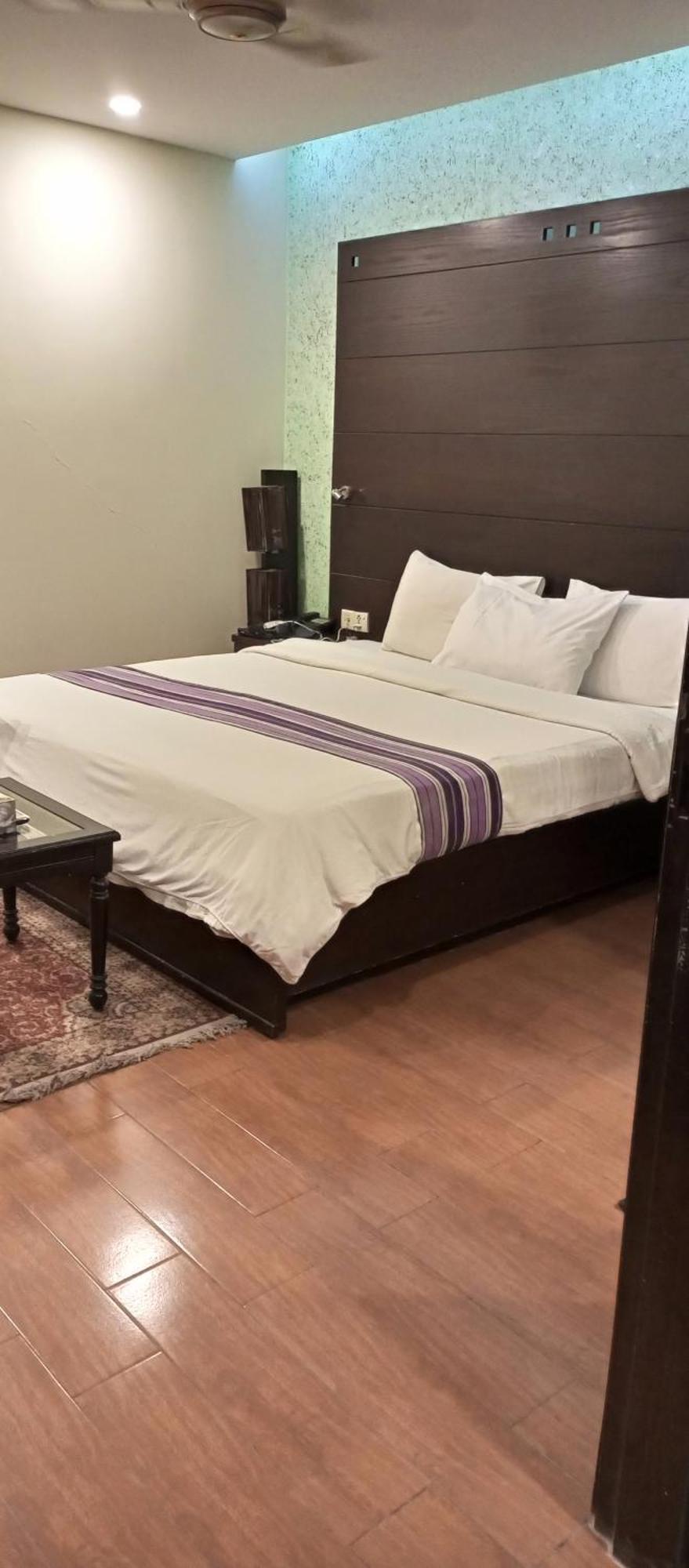 קראצ'י Hira Guest House מראה חיצוני תמונה